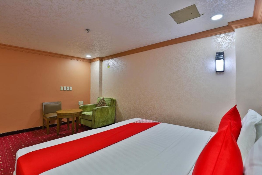 Room image 3